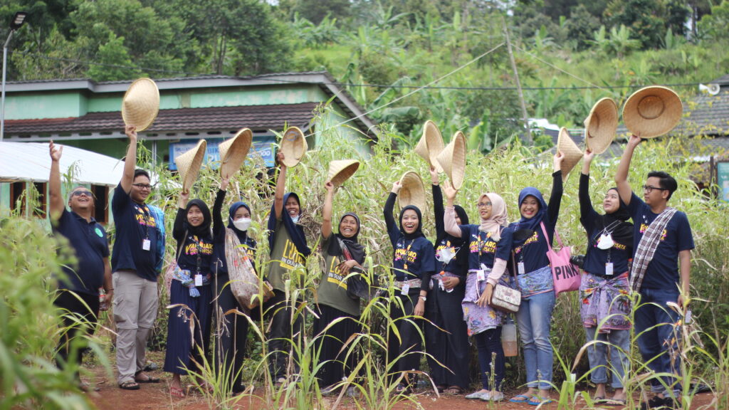 Satu Bulan di Desa Wisata Jawa Barat, Peserta Magang Merdeka Pigijo Kini Fokus Bungkus Produk Paket Wisata magang merdeka waluran