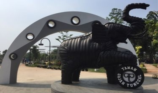destinasi wisata, pigijo, kawanjo, daur ulang, wisata daur ulang, wisata unik, Junk yard auto park,  Taman Gajah Tunggal, Tangerang, gardu action, 