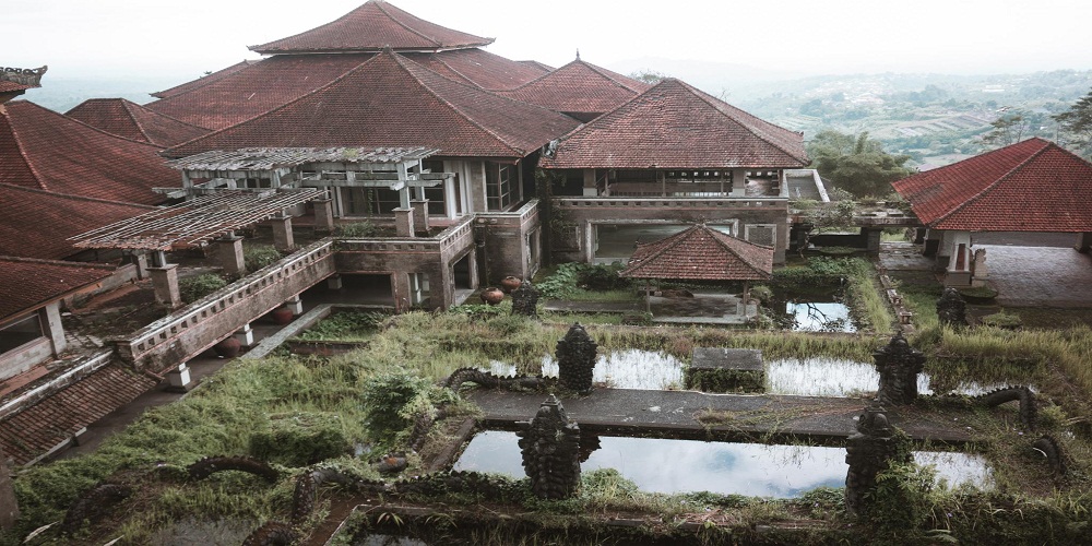 Intip Lima Lokasi Wisata yang Dulunya Bersinar, Kini Menyeramkan