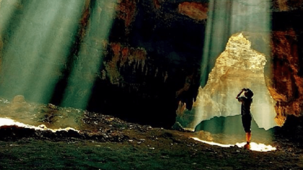 10 Gua Angker yang Penuh Misteri, Berani Berkunjung?