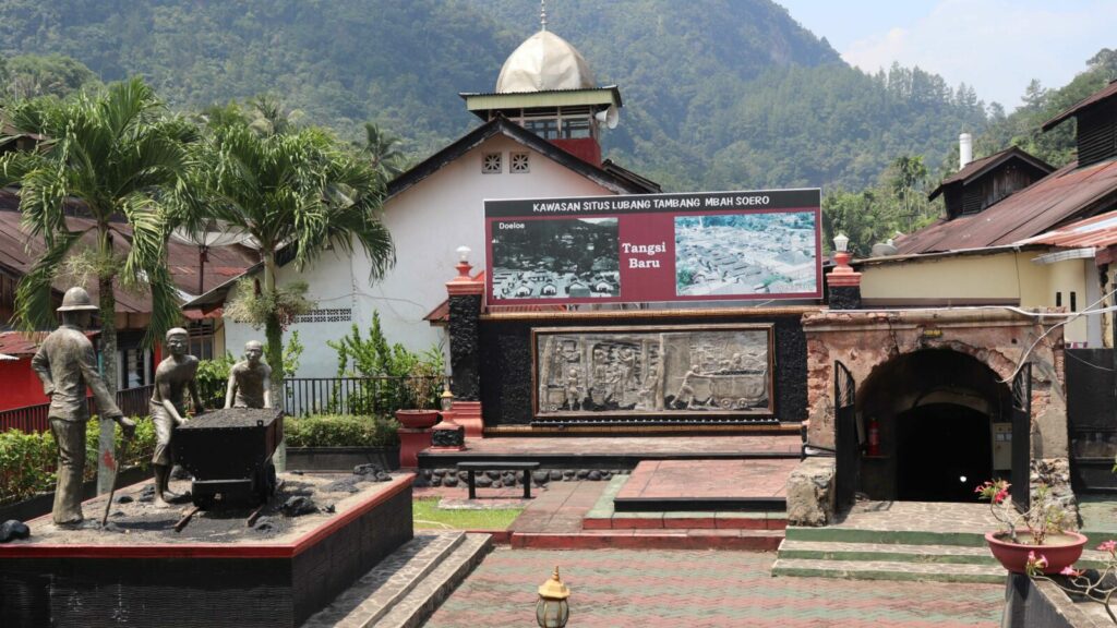 Makam Mbah Soero