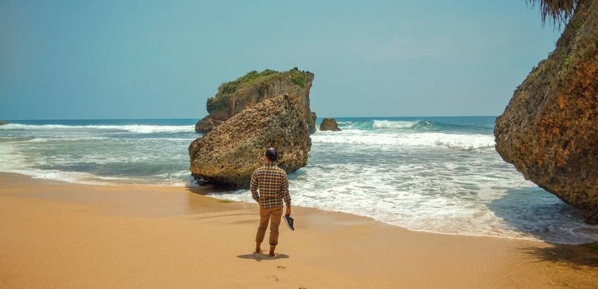 Imlek 2022, Wisata Pantai Gunung Kidul Diserbu Wisatawan