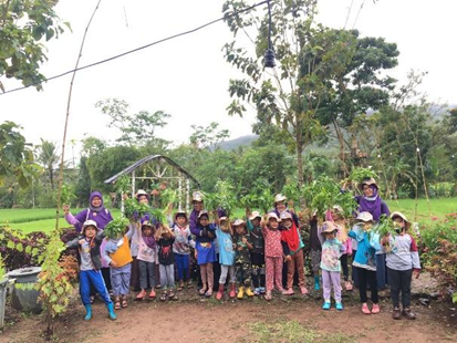 desa wisata, cisande, sukabumi, sandiaga uno, agrowisata, cocok tanam, fun games, ngubek kolam, flying fox, tubing, river tubing, Kawanjo, camping, api unggun, terjangkau, tracking, perbukitan, curug, air terjun,