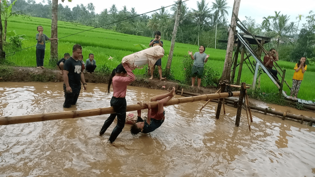 festa raden, desa wisata cisande, sukabumi, vanguard, MBKM, geubuk bantal, egrang, layangan, drumband oma opa, pencak silat, perayaan, ulang tahun desa cisande, tari engklak, potensi budaya, kawanjo, pigijo,