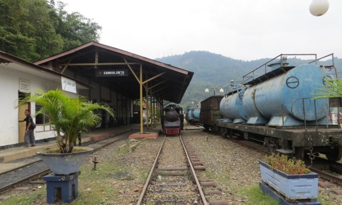 wisata, sawahlunto, sumatera barat, museum, kereta api, puncak cemara, wahana permainan, air terjun, bikan, geoside, geopark nasional, trekking, taman satwa kandi, flora fauna, permainan air, flying fox, paintball, akhir pekan, lubang tambang mbah soero, kawanjo, terowongan,  