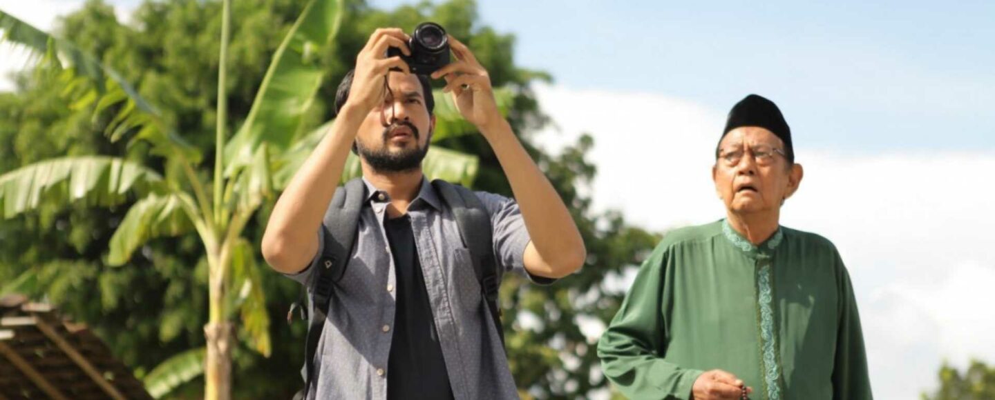6 Film Religi Berlatar Masa Kini untuk Ramadhan Penuh Arti mencari hilal