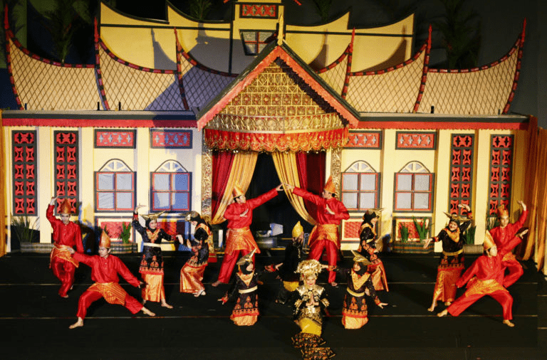desa wisata, kubu gadang, padang panjang, sumatra barat, kawanjo, pigijo, wisata edukasi, malam anugrah desa wisata, silek lanyah, wisata menanam padi, randai, pacu upiah, 