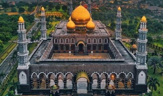masjid kubah emas