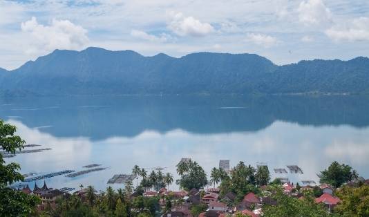 Wajib Dikunjungi, Berikut Rekomendasi Wisata di Padang dan Sekitarnya Terbaru 2022 6 tempat wisata di Padang terbaru Danau Maninjau
