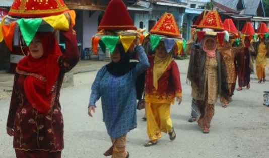 Tradisi Lebaran di Padang Penting untuk Dilestarikan 3 2 20220515 113342 0000