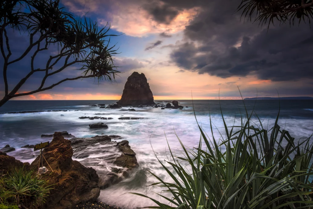 Sunset papuma beach sumber wikipedia28129