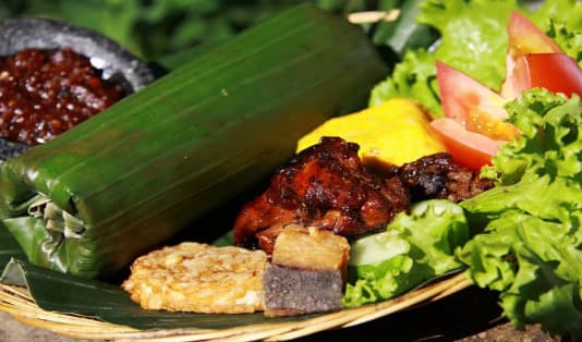 Ini Dia Makanan Khas Sunda yang Sederhana Namun Bikin Ketagihan