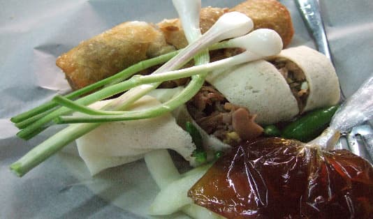 oleh oleh khas kota semarang lumpia sumber wikipedia.org 2