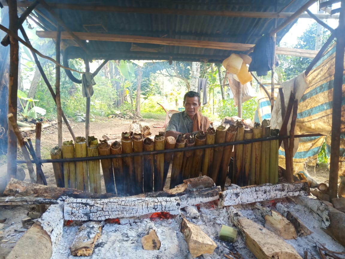Tradisi Lebaran di Padang Penting untuk Dilestarikan 5 tradisi Malamang sumber foto menpan.go .id 1