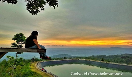 Sunset di Embung Nglanggeran Desa wisata Nglanggeran