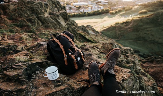 Tips Memilih Alas Kaki untuk Trekking dan Wisata