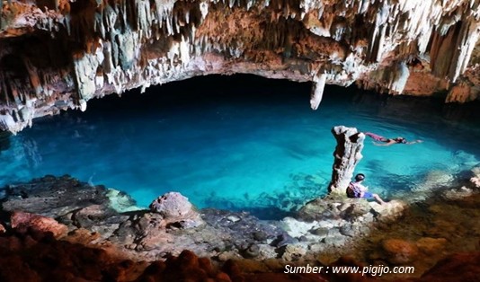 paket wisata Labuan Bajo Gua Rangko