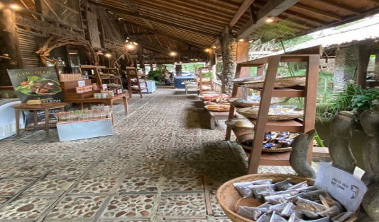 rekomendasi staycation dekat bandung sapulidi resort sumber foto instagram @sapulidisawah 1