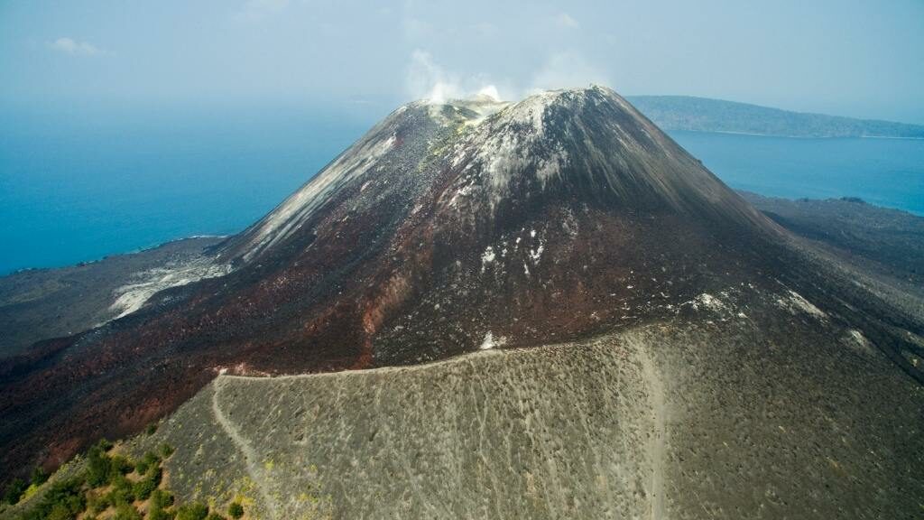 Wajib Dijelajahi, Paket Wisata Anak Gunung Krakatau dan Pulau Sebesi!