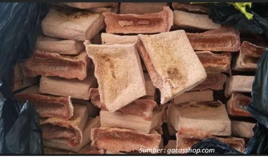 Pantang Pulang Sebelum Beli Oleh-oleh khas Manokwari 3 Sagu lempeng salah satu Oleh-oleh khas Manokwari