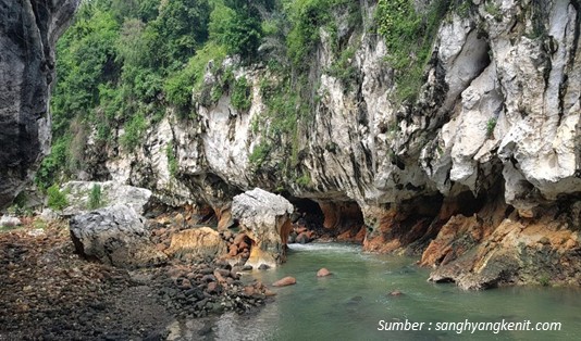 rekomendasi Tempat Wisata alami di Bandung Sanghyang Kenit
