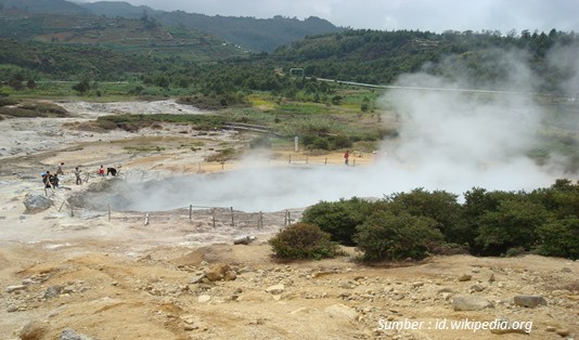 wisata di Dieng Kawah Sikidang