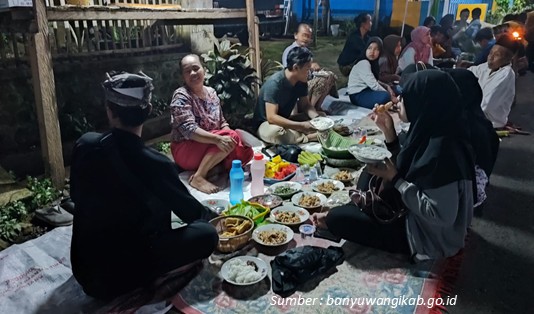 Ojo Dibandingke, Makanan Khas Banyuwangi Pecel Pitik Terbukti Juga Oke 3 Filosofi pecel pitik Banyuwangi