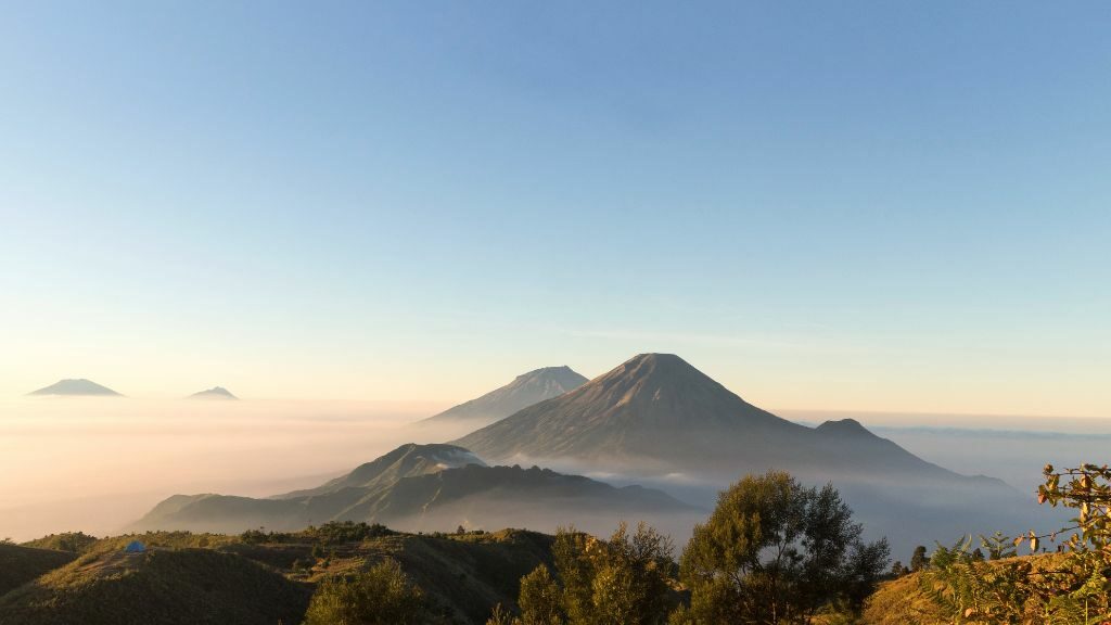 Sudahi Sedihmu, Yuk Ngetrip ke Gunung Prau! Sudahi Sedihmu, Yuk Ngetrip ke Gunung Prau!
