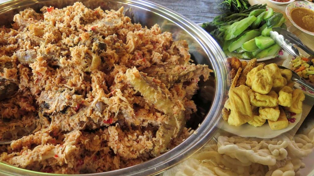 Ojo Dibandingke, Makanan Khas Banyuwangi Pecel Pitik Terbukti Juga Oke Ojo Dibandingke, Makanan Khas Banyuwangi Pecel Pitik Terbukti Juga Oke