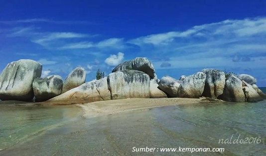 5 Rekomendasi Wisata Natuna yang Mempesona dan Bikin Terpana 2 Rekomendasi Destinasi Wisata Natuna Batu Madu