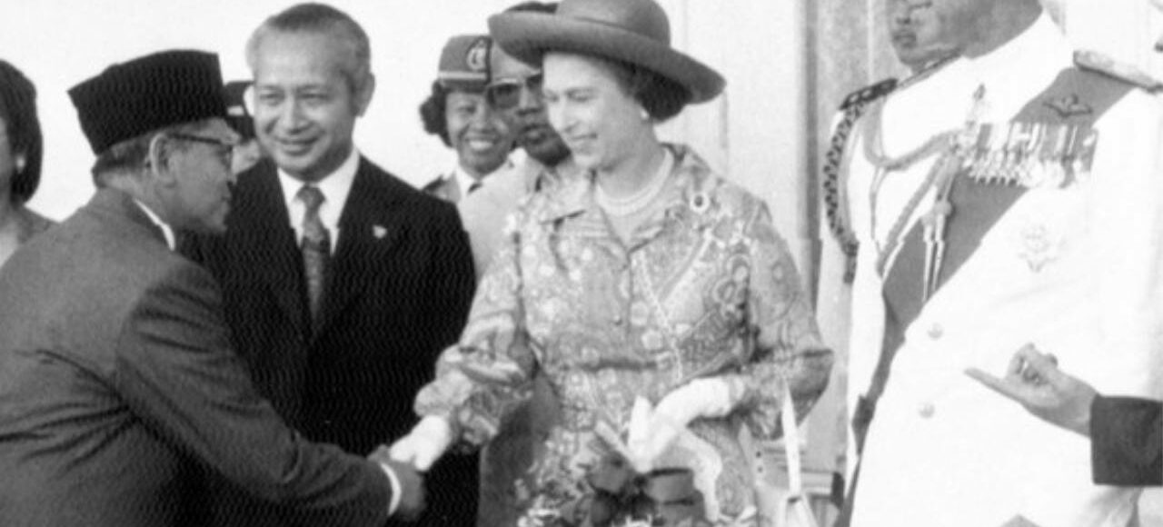 Ratu Elizabeth II, Pangeran Philip, Gubernur Ali Sadikin, Presiden Soeharto, Ibu Tien