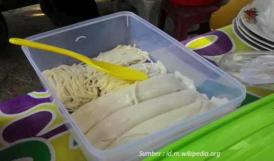 daftar Makanan Khas Palembang selain Pempek yaitu Burgo dan Lakso