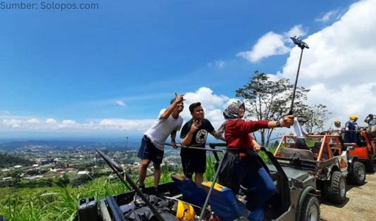 Karanganyar, Jawa Tengah, Solo, Jeep Karanganyar, Offroad Karanganyar, Kebun Teh Kemuning, Wisata Paralayang