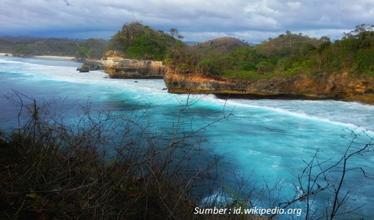 daftar Rekomendasi Pantai Malang Selatan Pantai Batu Bengkung