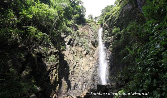 6 Wisata Pulau Bawean Gresik, Ada Danau Magis! 4 Wisata Pulau Bawean Gresik Air terjun laccar