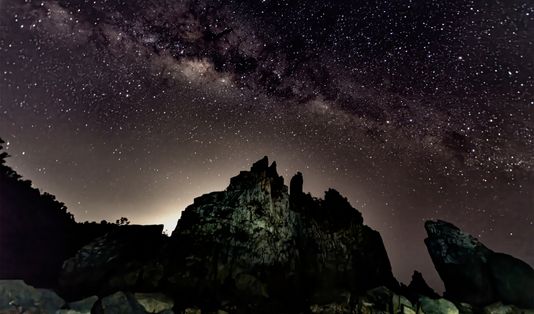 Wisata Pantai Kelumbayan Gigi Hiu