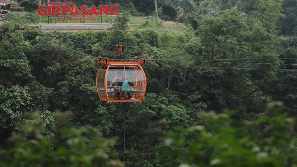 Jembatan Gantung dan Gondola Girpasang Klaten