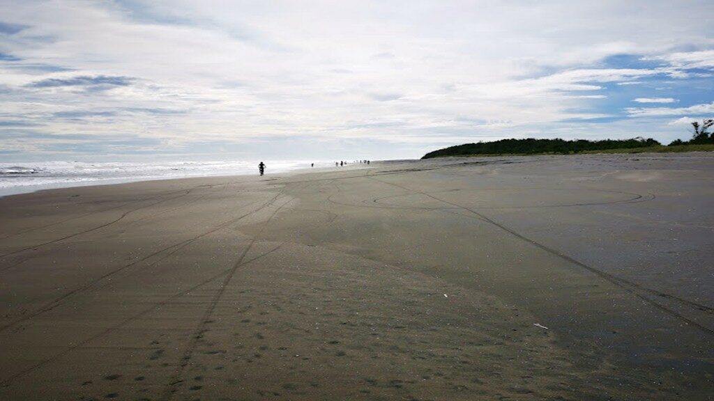 Wisata Pantai Cemara Cidaun Cianjur