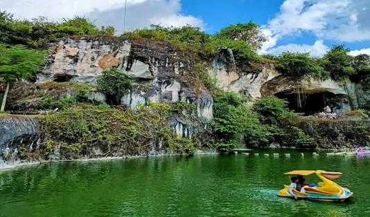 wisata di gresik
