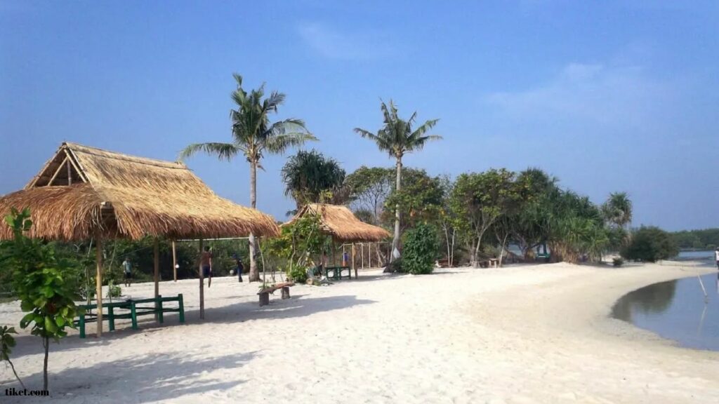 eksplor pulau pari, pulau pari, kepulauan seribu, dermaga kali adem, dermaga pulau pari, snorkeling, pantai pasir perawan, pantai bintang,