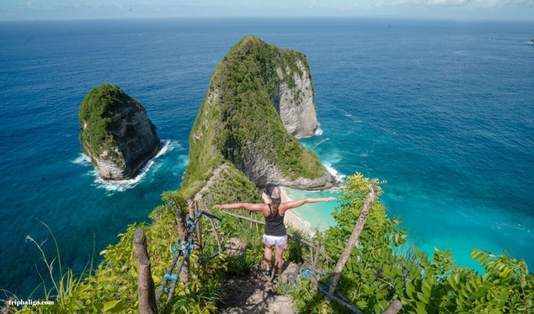 bali dan nusa penida, bali, nusa penida, tanjung benoa watersport, pantai melasti, pantai jimbaran, desa wisata penglipuran, penglipuran, taman air tirta gangga, tirta gangga, pura lempuyang, the gate of heaven, angels billabong, broken beach, kelingking beach, crystal bay, Bali and Nusa Penida cheap package, Cheap package