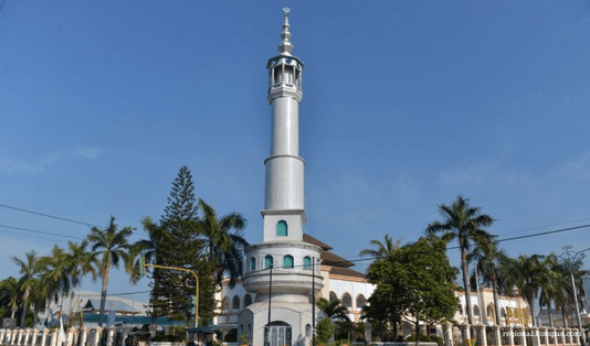 berkelana di gorontalo, masjid raya baiturrahim, kota serambi madinah, bandara jalaludin isimu, menara keagungan, benteng otanaha, danau limboto, desa iluta, pulau mohinggito, pulau bogisa, pantai pasir putih, pulau taman laut olele, desa olele, taman laut nasional olele, 
