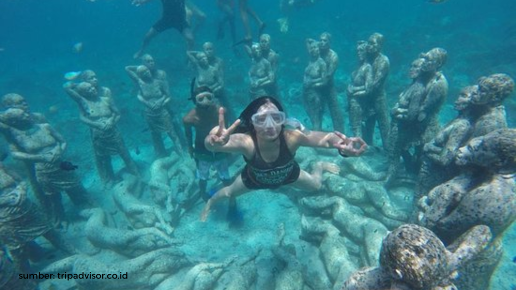 jelajah lombok, bandara lombok, desa tenun sukarara, desa adat sade, pantai mawun, pantai kuta mandalika, bukit seger, sirkuit mandalika, pantai tanjung aan, bukit merese, teluk nare, bukit malimbu, bukit setangi, gili trawangan, kain tenun sasak lombok,