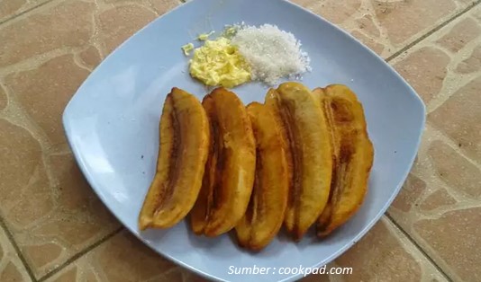 Pisang goreng telanjang