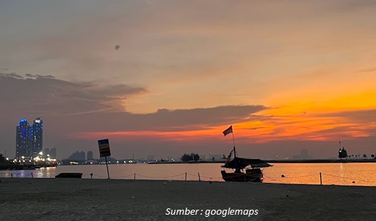 Cafe Ancol Pinggir Pantai