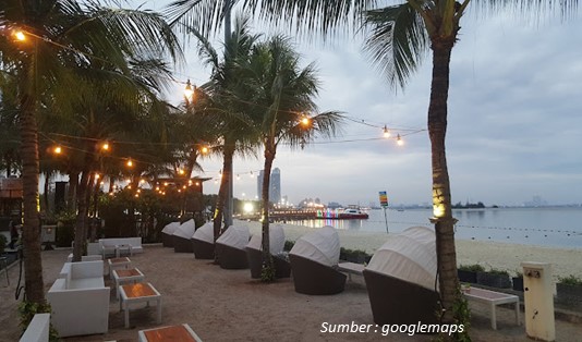 Nge-rock di Pantai Carnaval Ancol, Tempat Dilaksanakannya Hammersonic 2023 4 Duduk santai Wisata Pantai Carnaval Ancol