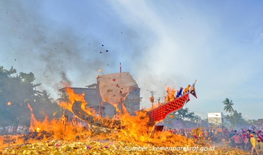 Festival Khas Riau  Festival Bakar Tongkang