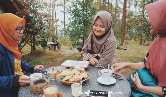 Jajanan Favorit Buka Puasa, makanan atau minuman yang disukai untuk berbuka puasa Gorengan