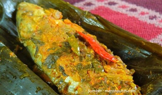 Ragam Pepes Indonesia Ikan Bungkus