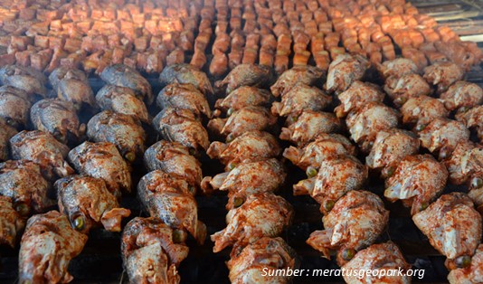 Selepas Hari Raya, Berikut Cara Menghindari Bahaya Sajian Lebaran dari Santan 2 Sajian Lebaran dari Santan Panggang Haruan